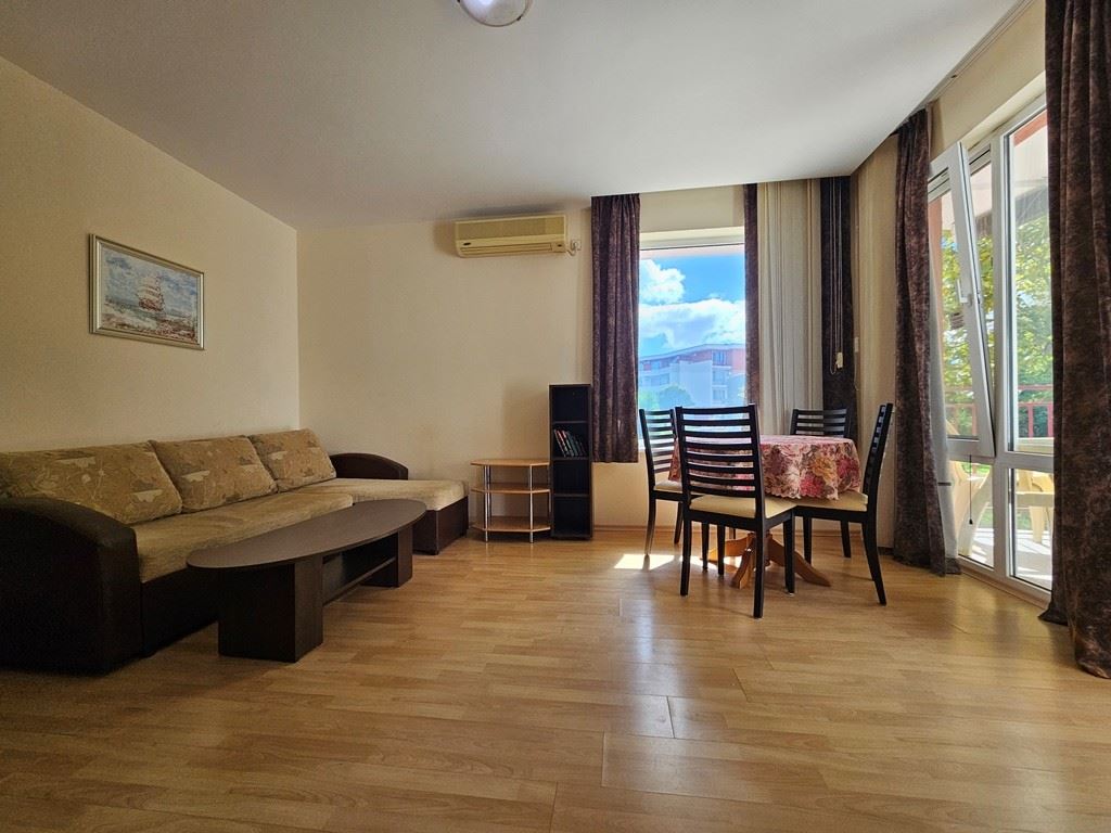 Apartmán s jednou ložnicí na první linii u moře v hlídaném komplexu v Elenite