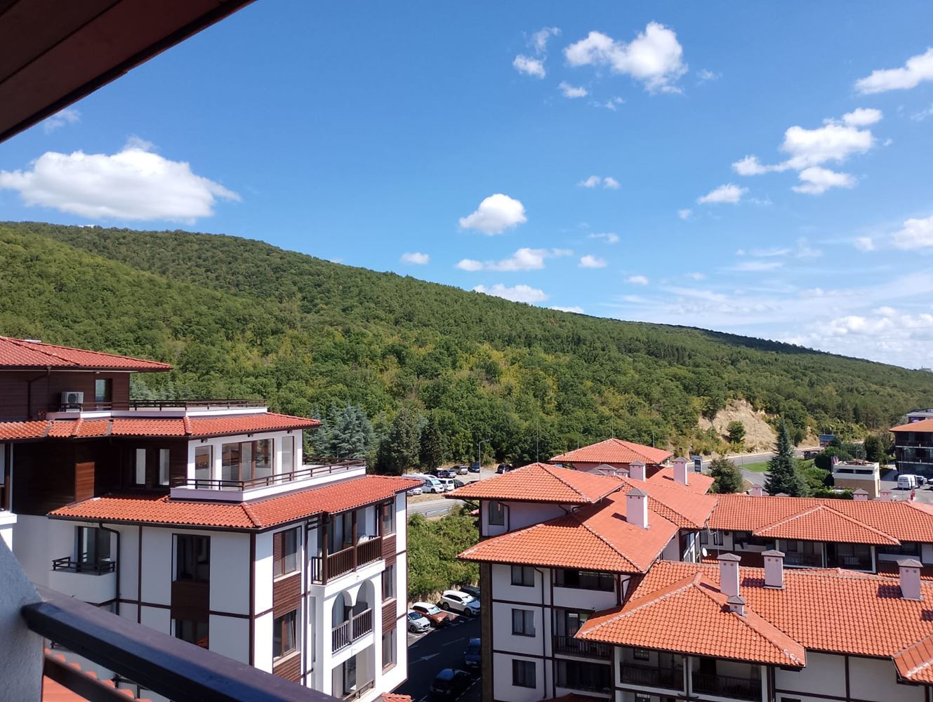 Luxusní třípokojový byt s panoramatickým výhledem na moře a hory v exkluzivním komplexu ve Sveti Vlasu