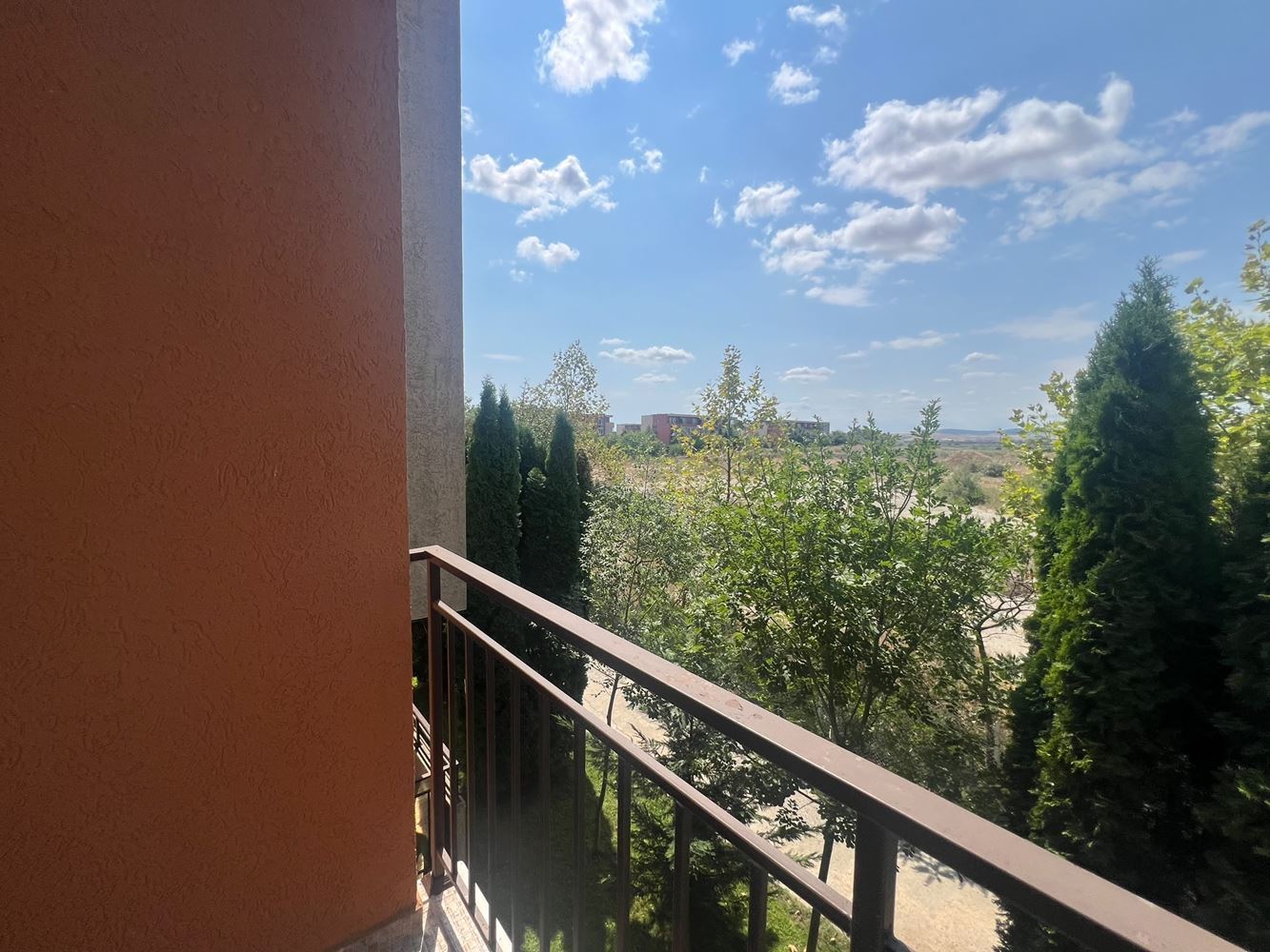 Malý apartmán s jednou ložnicí v zeleném a klidném komplexu v Slunečném pobřeží