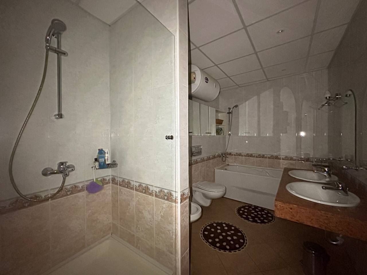 Prostorný apartmán s výhledem na moře v první linii v Pomorie – rekreační nemovitost s atmosférou luxusního resortu
