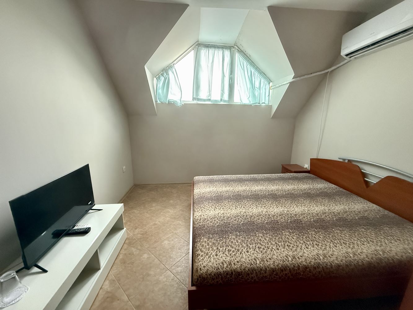 Kompaktní a funkční studio v Ravdě – připravené k nastěhování