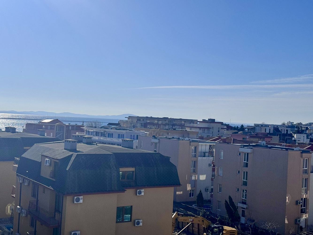 Apartmán s jednou ložnicí a panoramatickým výhledem na moře v Nesebaru – pouze 200 m od pláže, skvělá investice i domov u moře