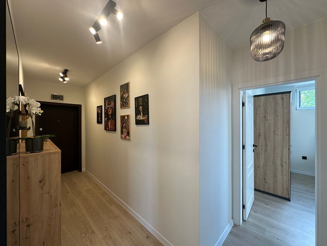 Luxusně zařízený apartmán s jednou ložnicí bez poplatku za údržbu na Slunečném pobřeží