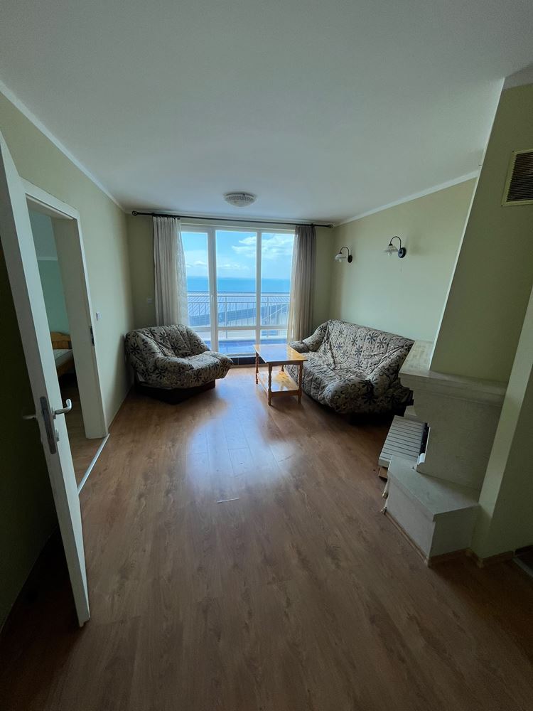 Apartmán se dvěma ložnicemi v první linii v Pomorie s působivým panoramatickým výhledem na moře