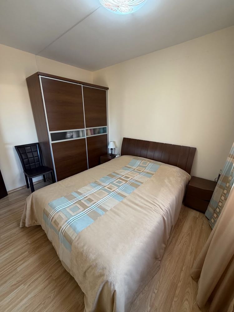 Útulný apartmán s jednou ložnicí v Ravdě v komplexu – připravený k bydlení