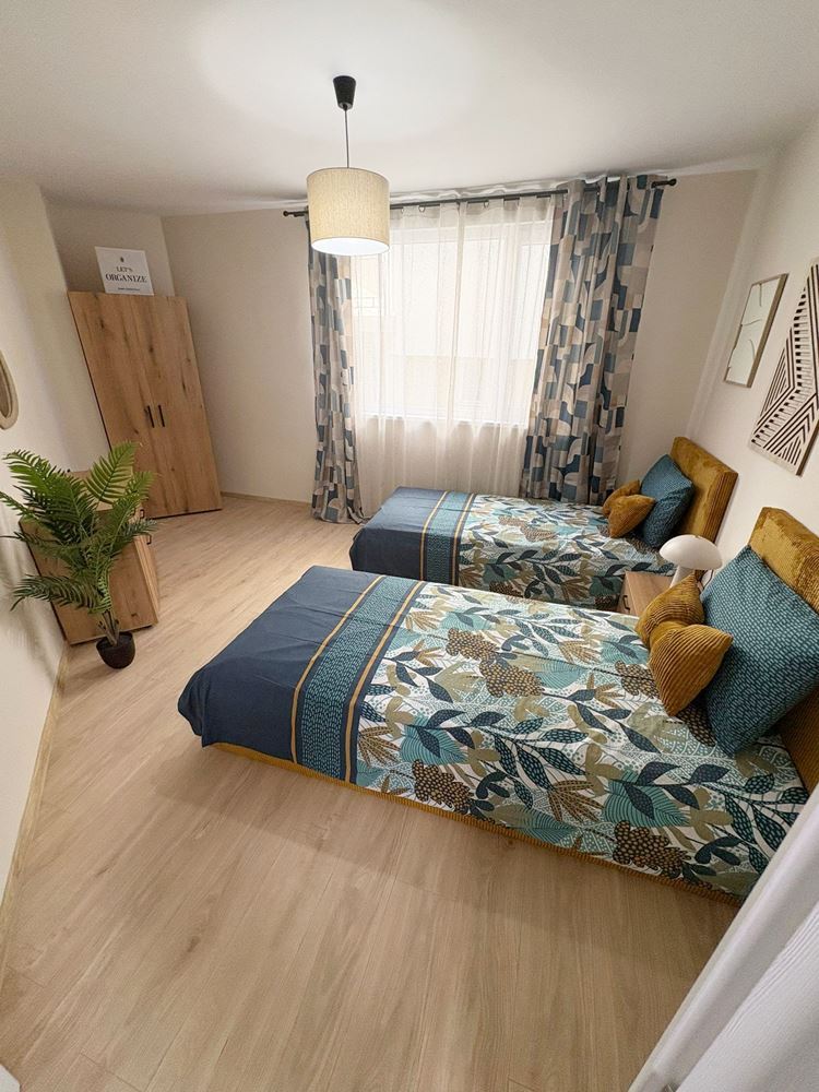 Dvě nezávislé bytové jednotky s výhledem na moře v centru Sveti Vlas – designový interiér a vlastní parkovací místo