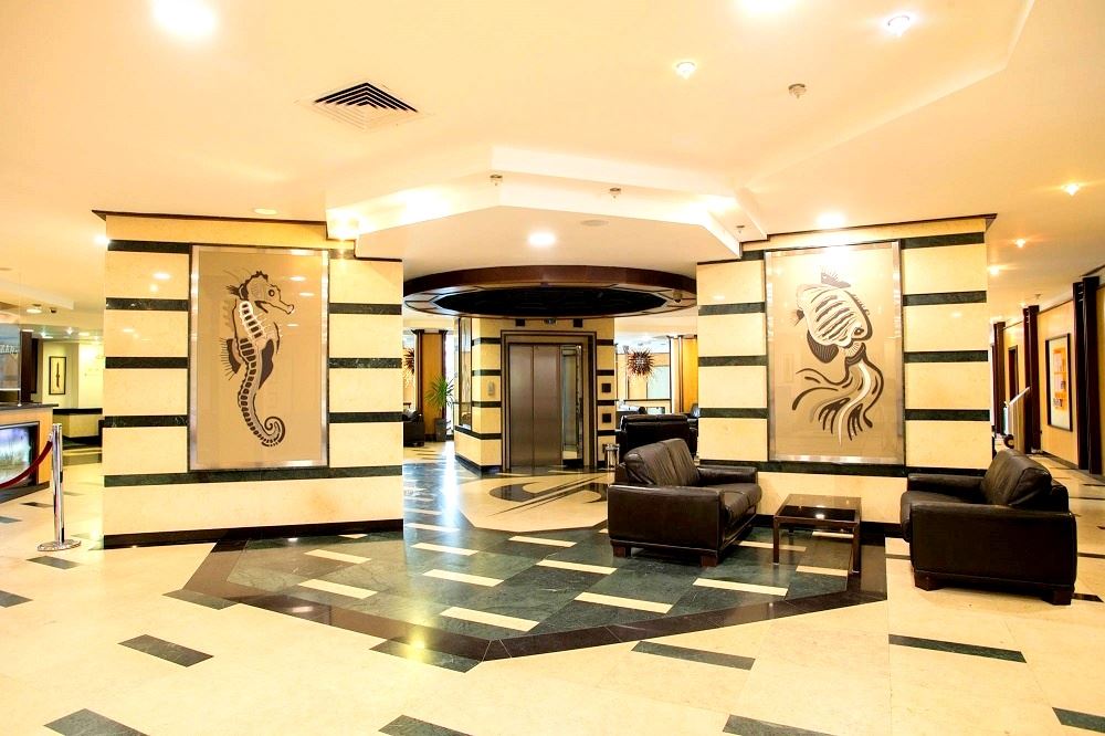 Dvoupokojový byt (s jednou ložnicí) v první linii u moře v Ravda – luxus, příroda a výhled na bazén