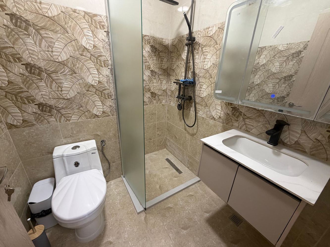 Apartmán se 2 ložnicemi v moderním komplexu s krásným zeleným prostředím v Ravdě
