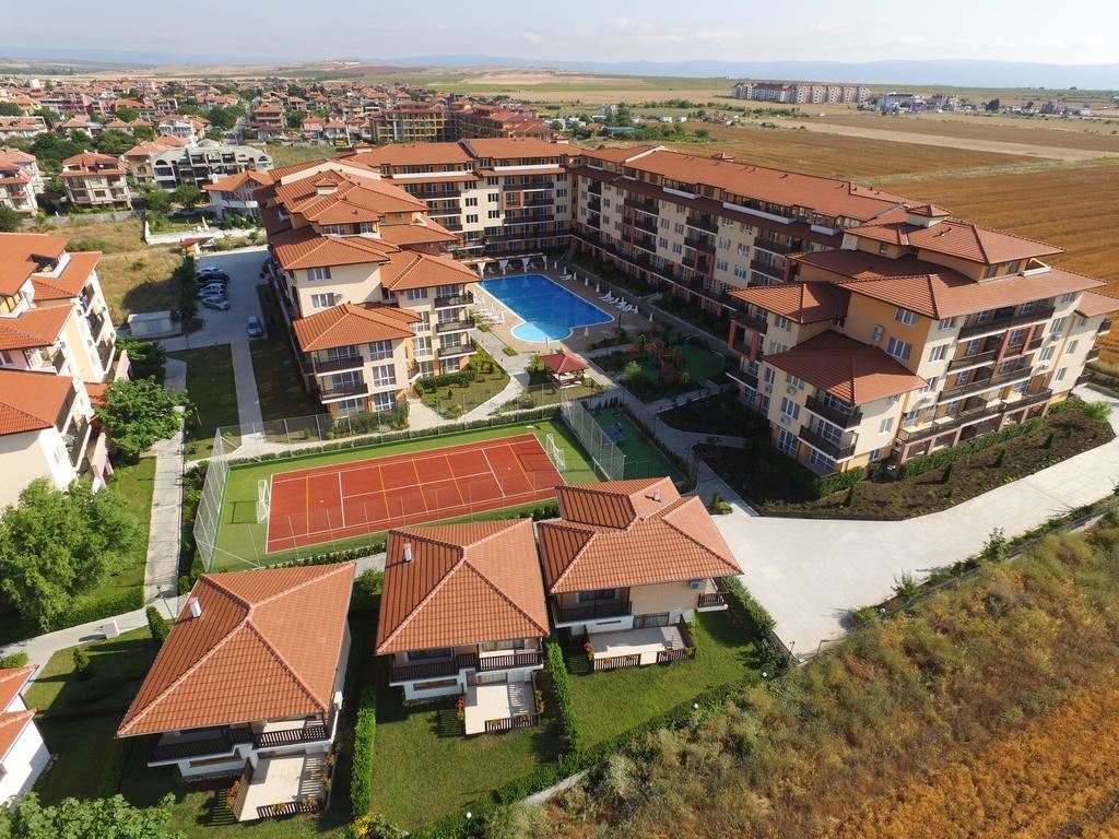 Prostorný apartmán s jednou ložnicí v Aheloy – připravený k nastěhování, jen pár kroků od moře