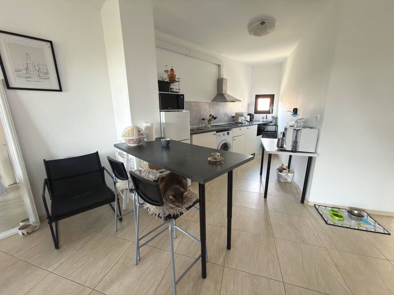 Prostorný třípokojový byt s přímým výhledem na moře v Aheloy – komfort, luxus a pohodlí pro celou rodinu