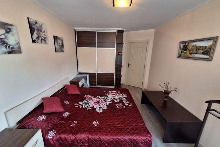 Útulný apartmán s jednou ložnicí 200 metrů od pláže v Ravdě – komfort a klid ve skvělé nemovitosti u moře