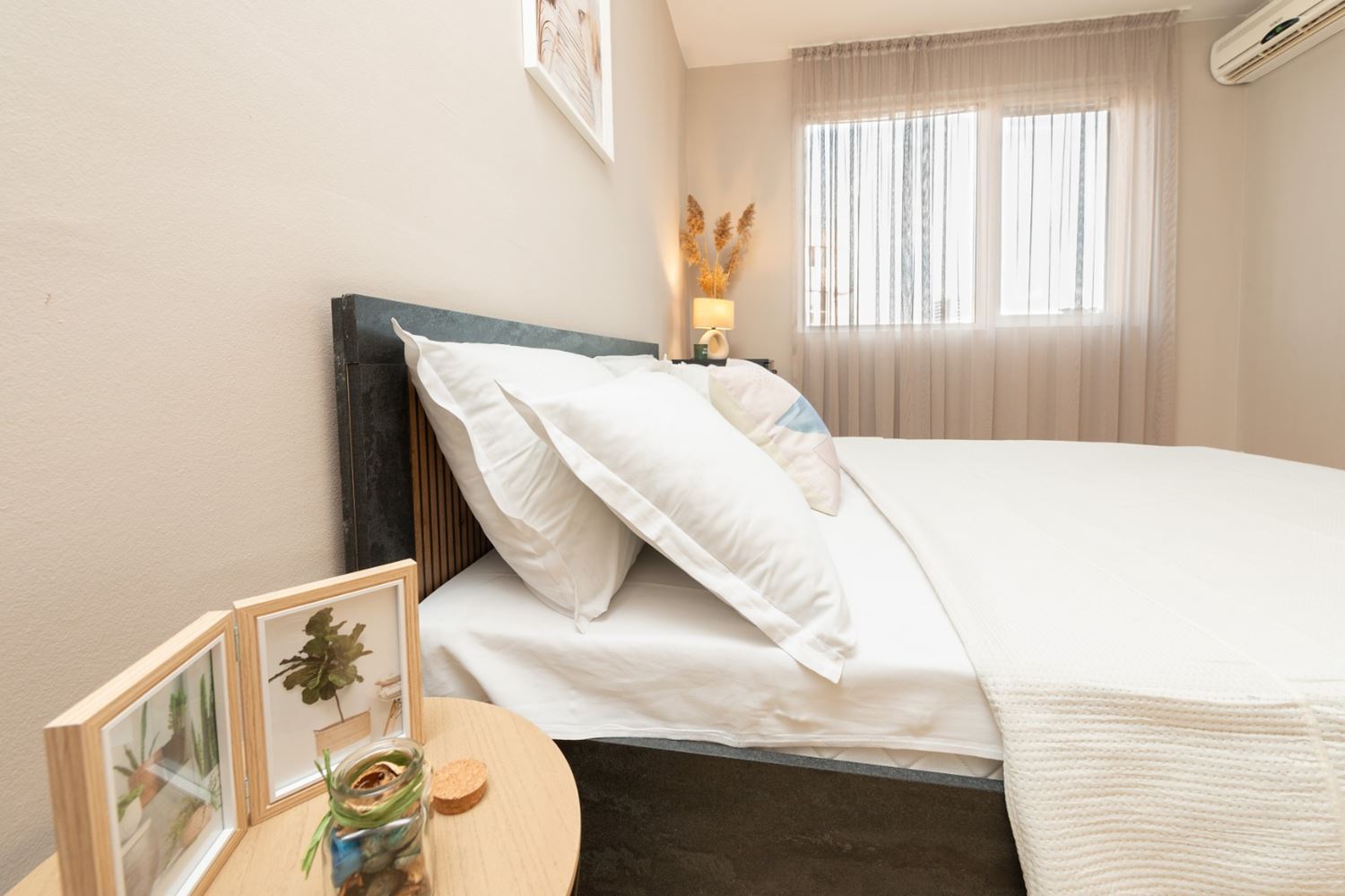 Stylově zrekonstruovaný byt se dvěma ložnicemi v udržovaném komplexu v Slunečném pobřeží – komfort, klid a výborná lokalita