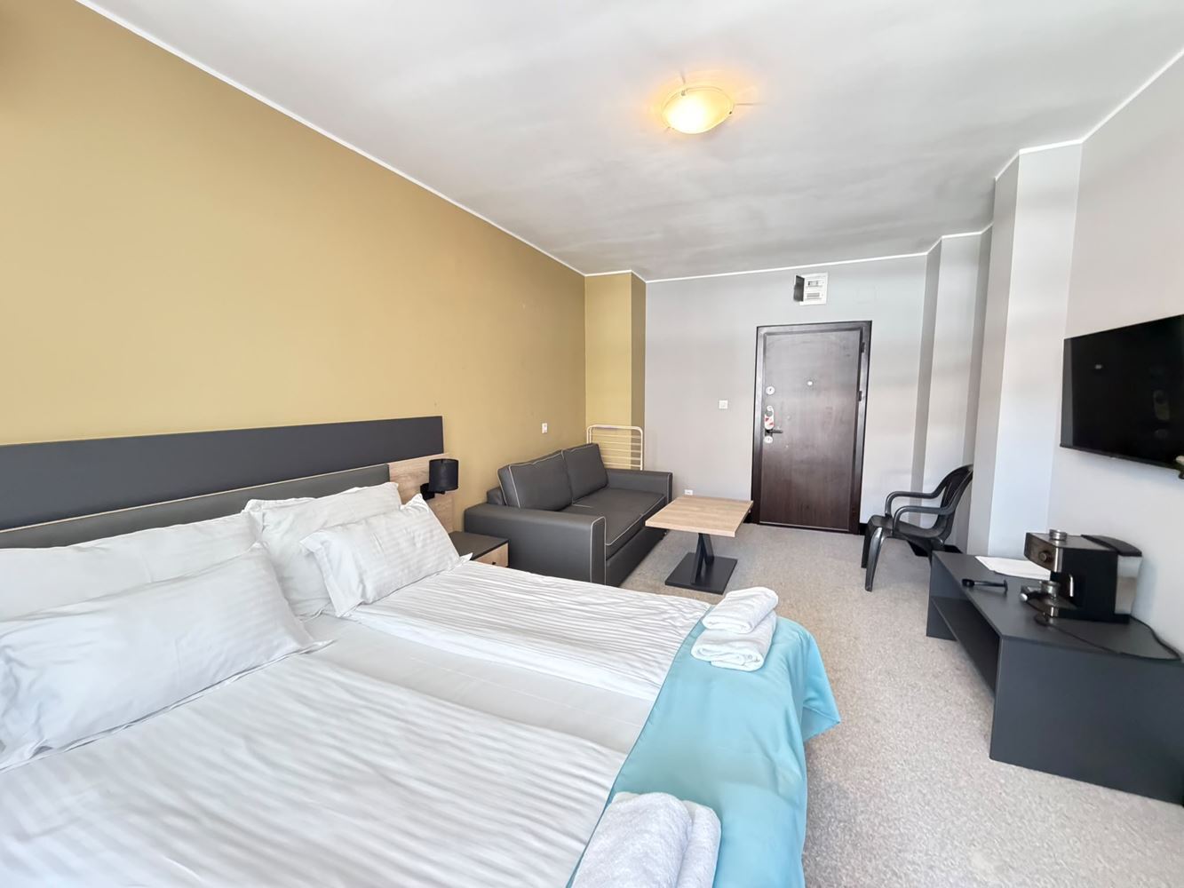 Luxusní apartmán v první linii u moře na Slunečném pobřeží s přímým výhledem na moře
