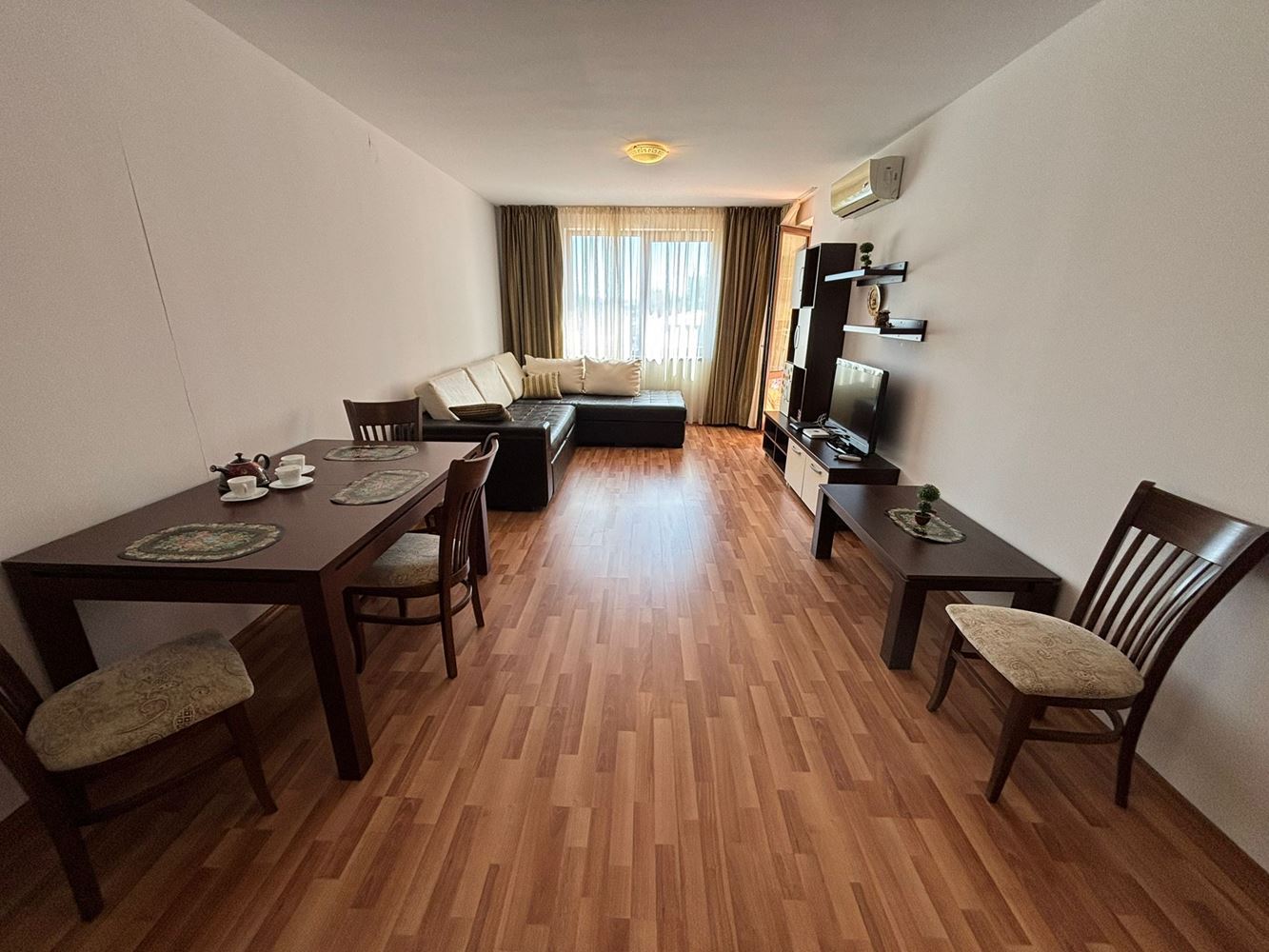 Prostorný apartmán s jednou ložnicí poblíž Cacao Beach na Slunečním pobřeží