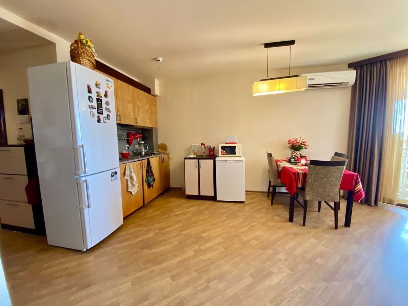 Prostorné plně zařízené studio s výhledem na bazén ve Slunečném pobřeží – komfort, klid a skvělá investice