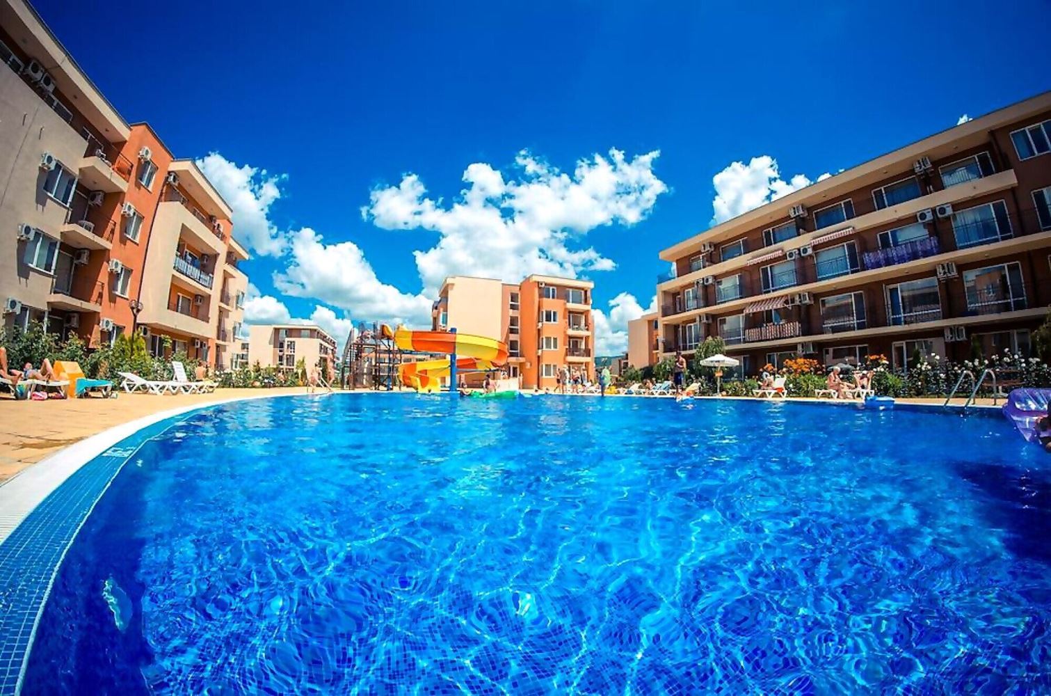 Studio v srdci Slunečného pobřeží s výbornou polohou a bohatou infrastrukturou