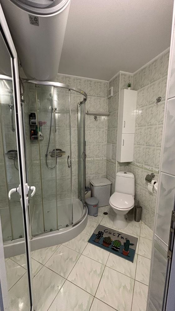 Apartmán s jednou ložnicí s výhledem na moře ve Sveti Vlas – bez poplatku za údržbu, s parkováním, připravený k nastěhování