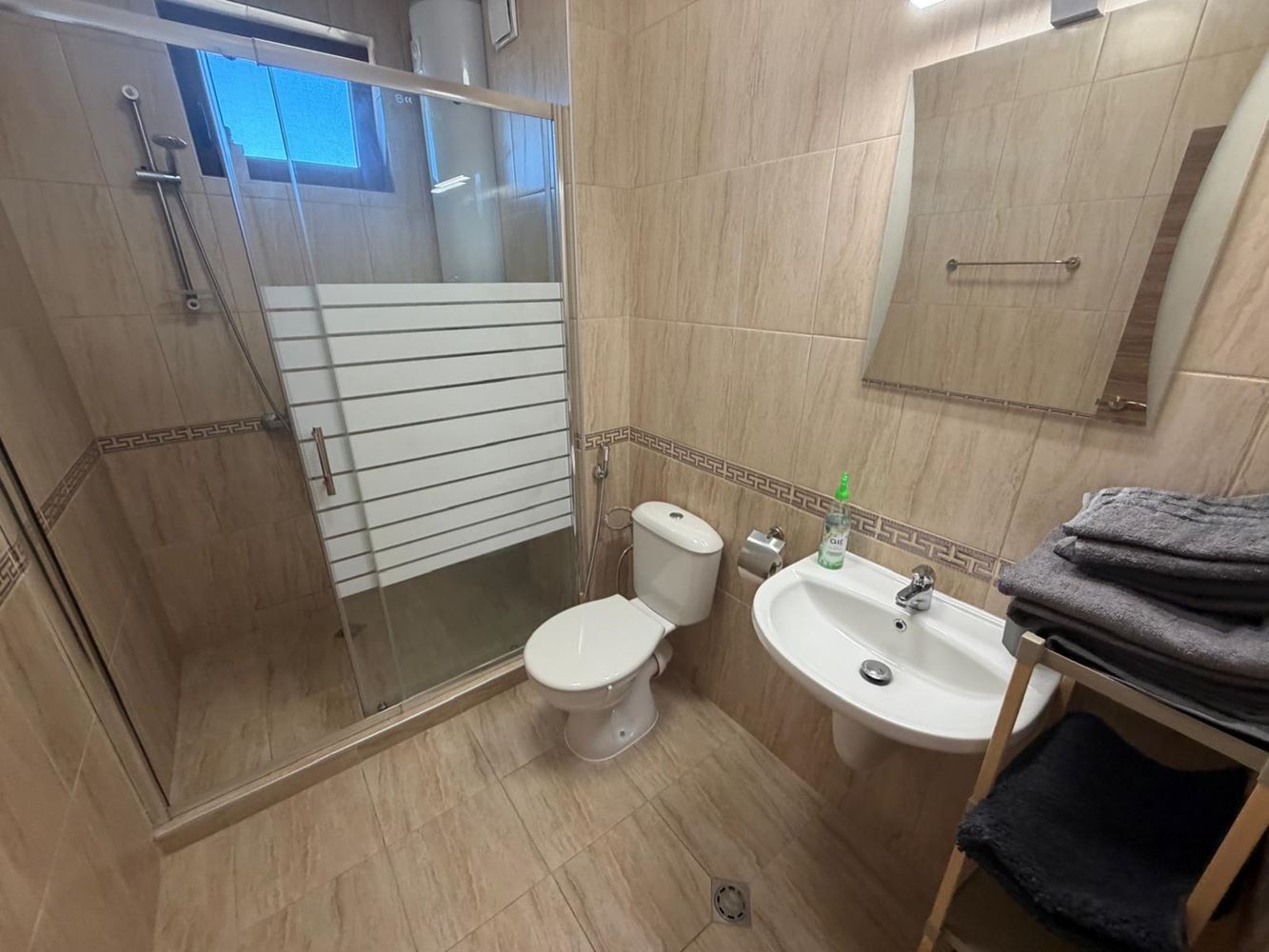 Apartmán s jednou ložnicí a výhledem na moře v novém komplexu v Aheloji – úplný komfort a vynikající infrastruktura