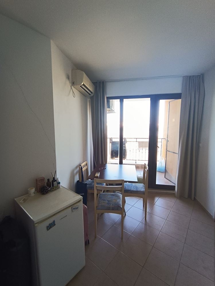 Apartmán na první linii s panoramatickým výhledem na moře a kompletním zázemím – Aheloy