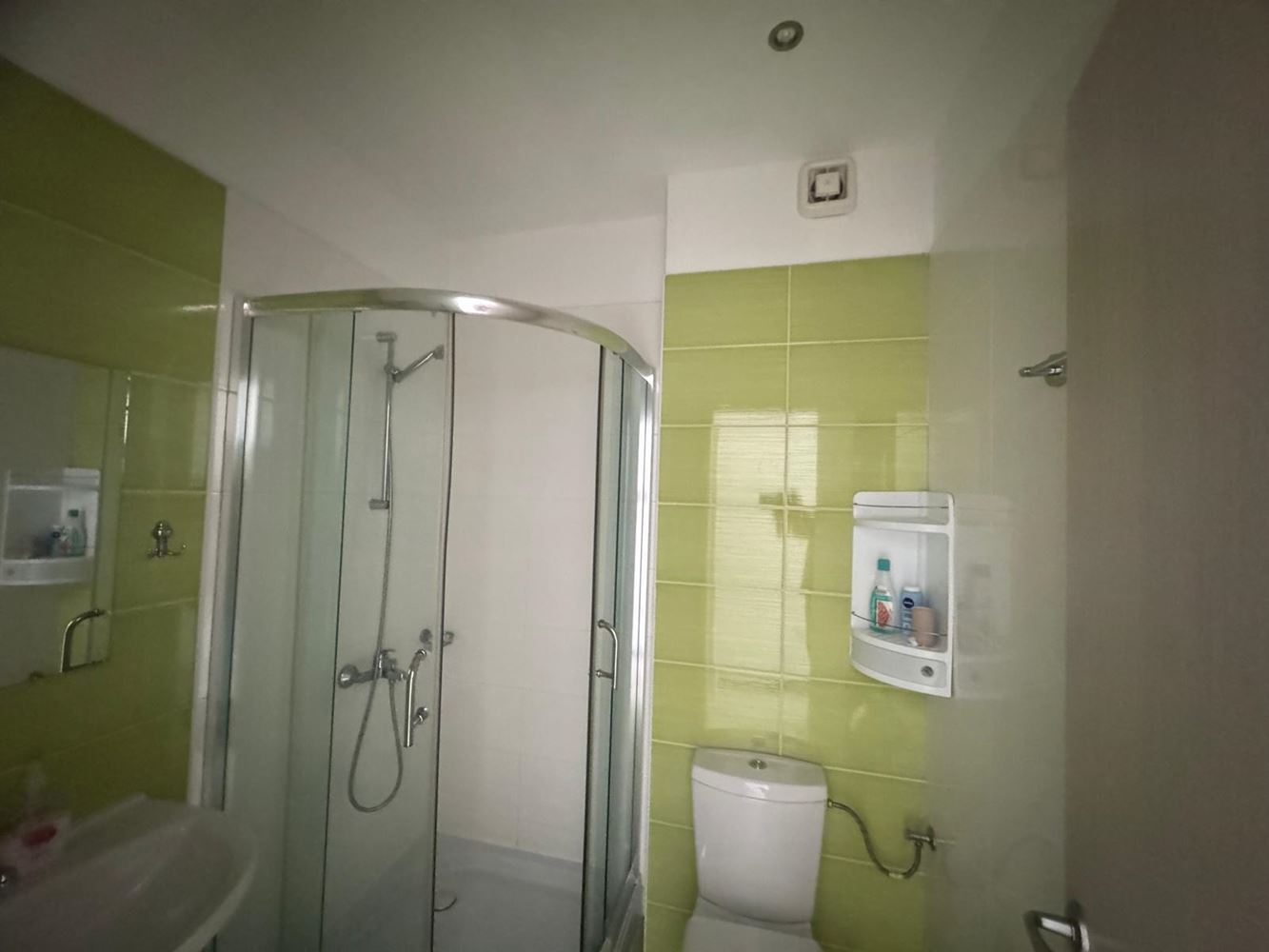 Vysněný domov u moře – apartmán se dvěma ložnicemi, skvělou polohou a širokou nabídkou vybavení