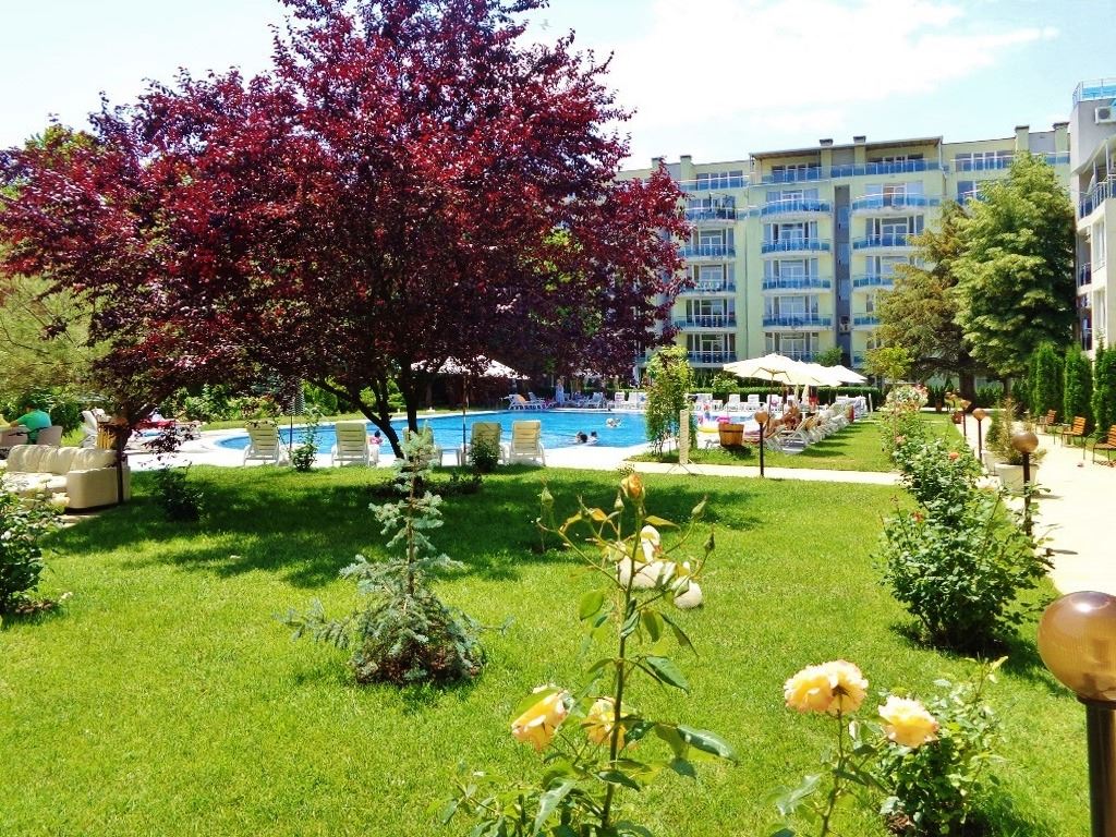 Luxusní třípokojový apartmán s výhledem na moře na první linii v Ravdě – 114 m², dvě terasy a maximální komfort