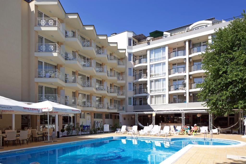  Apartmán se dvěma ložnicemi 300 metrů od pláže v centru Slunečného pobřeží