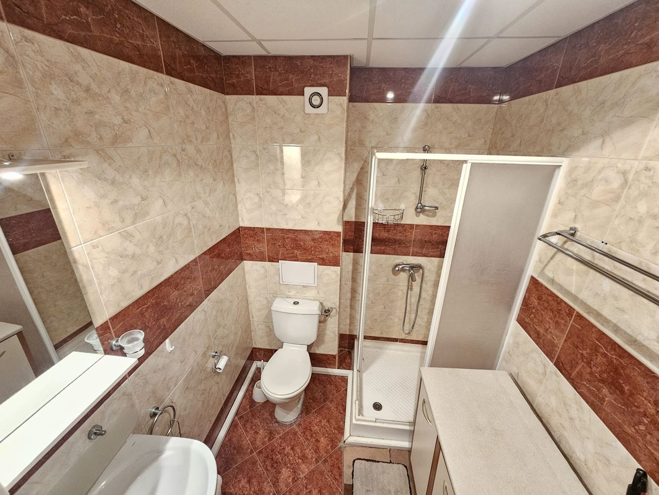 Dvoupokojový apartmán s výhledem na moře v prvotřídním přímořském komplexu – letovisko Elenite