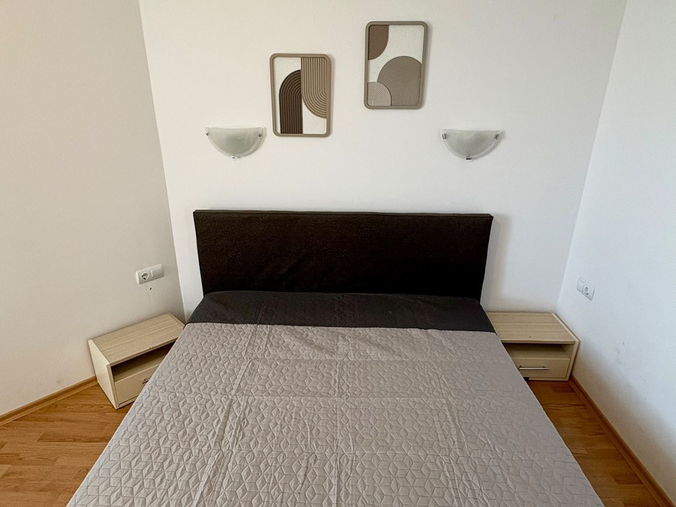 Slunečné pobřeží – útulný byt s jednou ložnicí a výhledem na bazén, pět minut od pláže