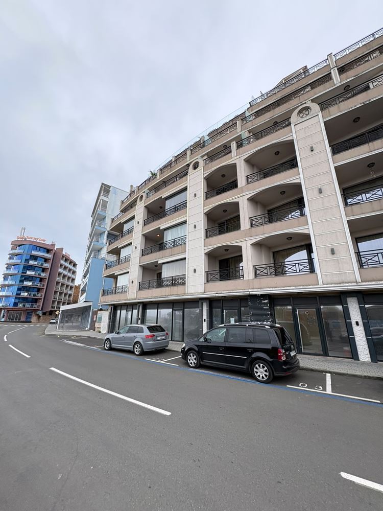 Byt 2+1 v první linii u moře s panoramatickým výhledem a prostornou terasou