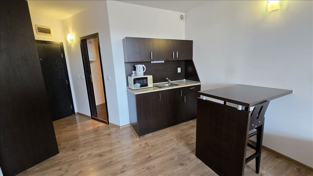 Elegantní studio v elitním komplexu v Sarafovu – jen pár kroků od pláže, luxus, SPA a bazén přímo před vámi