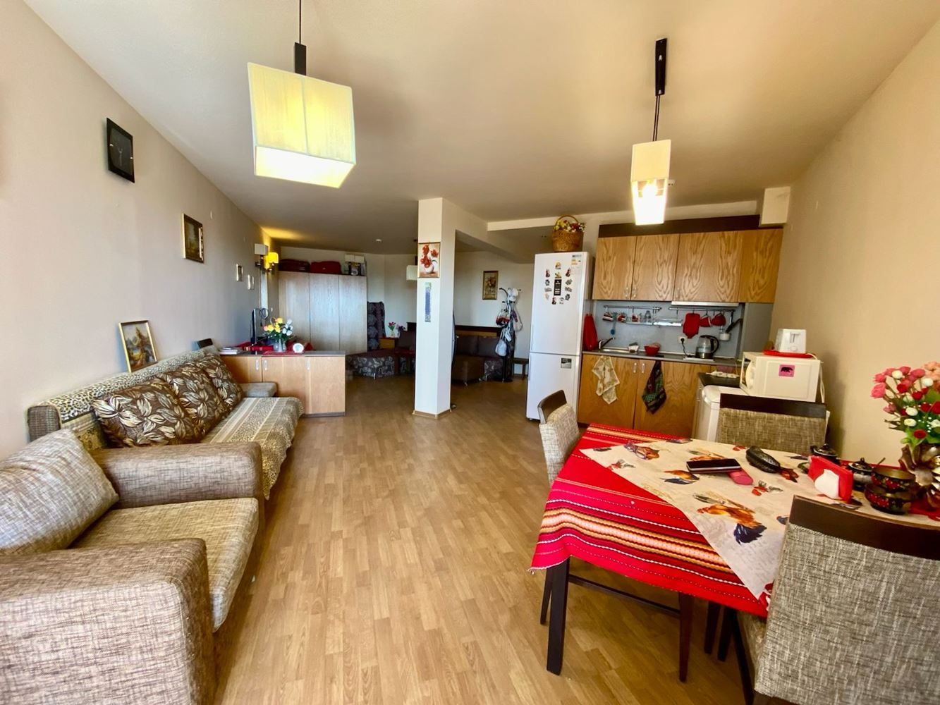 Prostorné plně zařízené studio s výhledem na bazén ve Slunečném pobřeží – komfort, klid a skvělá investice