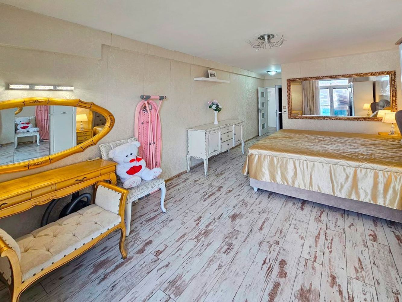 Luxusní třípokojový apartmán s výhledem na moře na první linii v Ravdě – 114 m², dvě terasy a maximální komfort