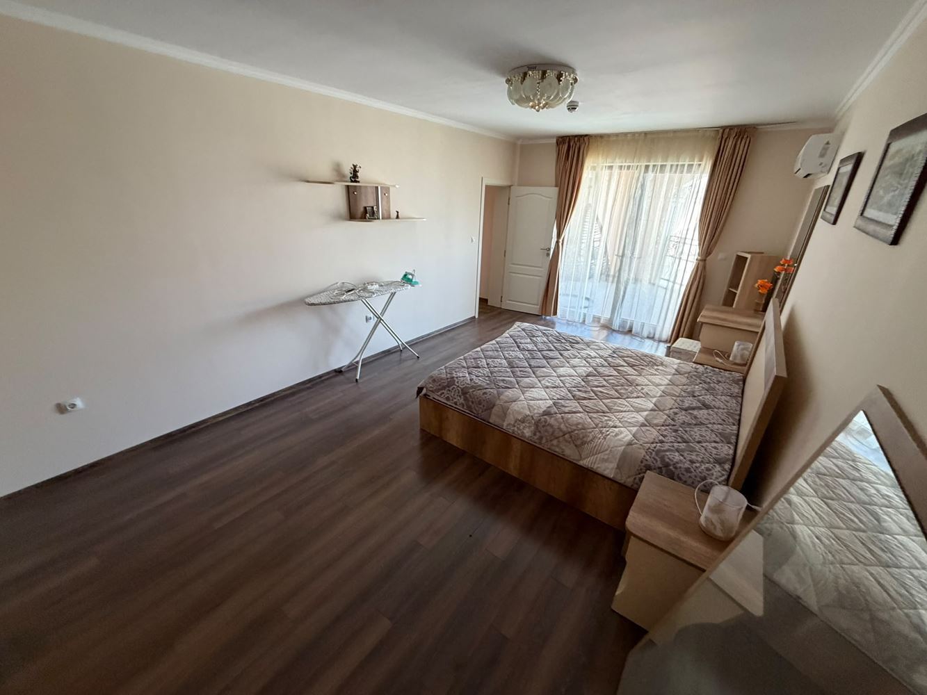 Prostorný 2pokojový apartmán s panoramatickým výhledem na moře v luxusním komplexu na první linii v Nesebaru