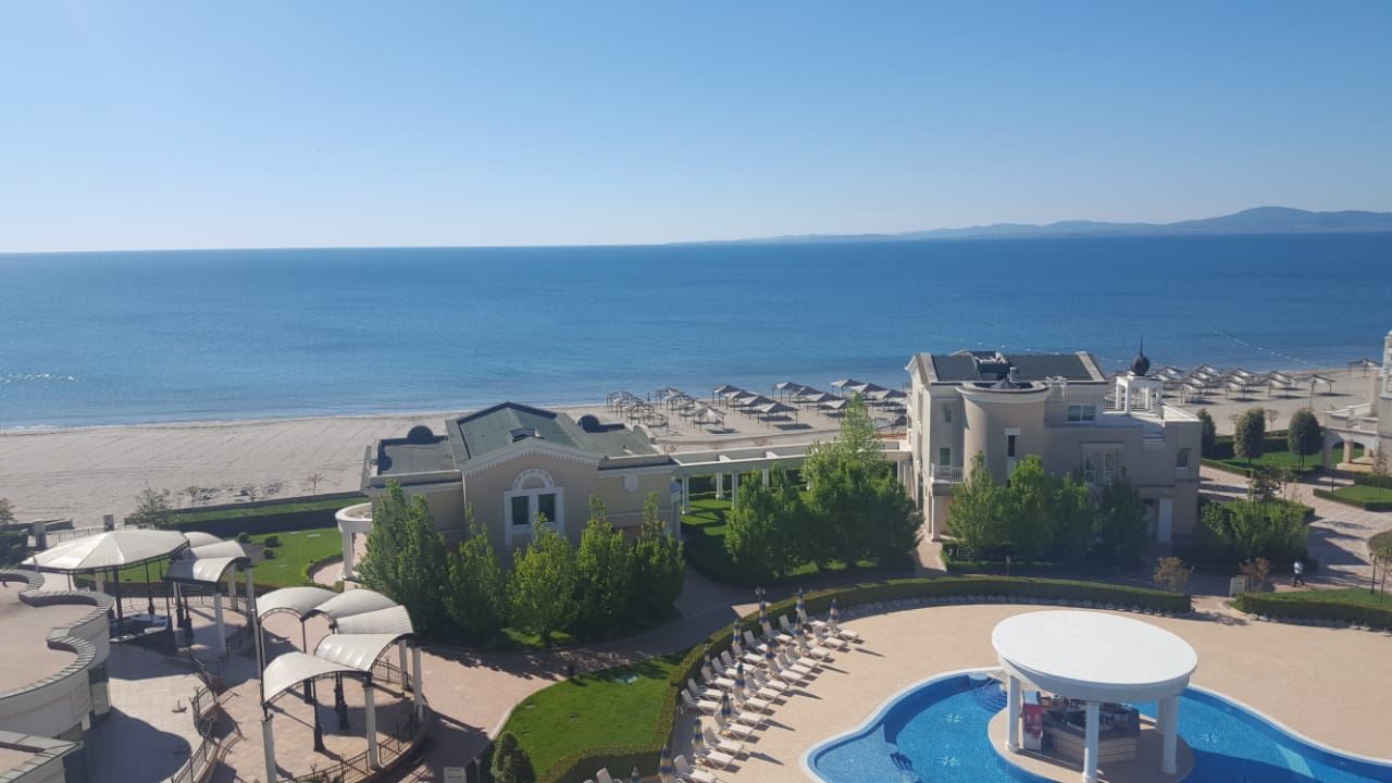Luxusní mezonet s obrovskou panoramatickou terasou a výhledem na moře v Pomorie
