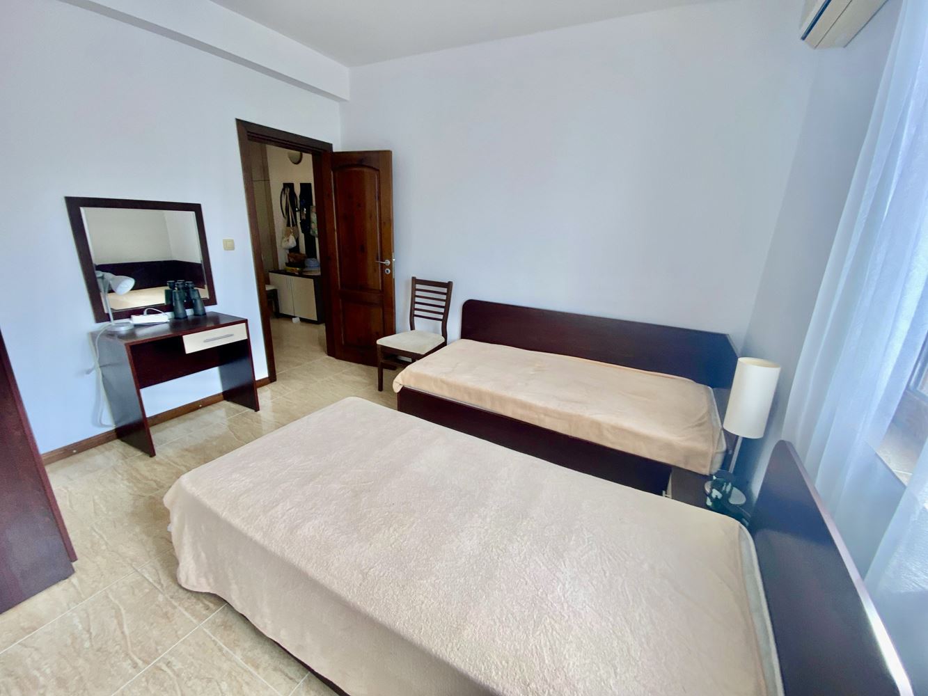 Luxusní apartmán v první linii u moře ve Sveti Vlas – dvě ložnice, výhled na moře a plná infrastruktura