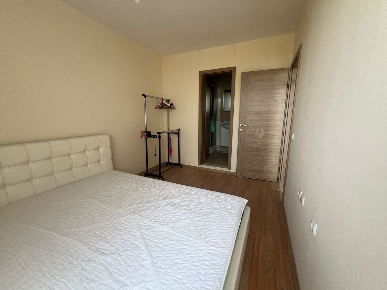 Malý apartmán s jednou ložnicí v zeleném a klidném komplexu v Slunečném pobřeží