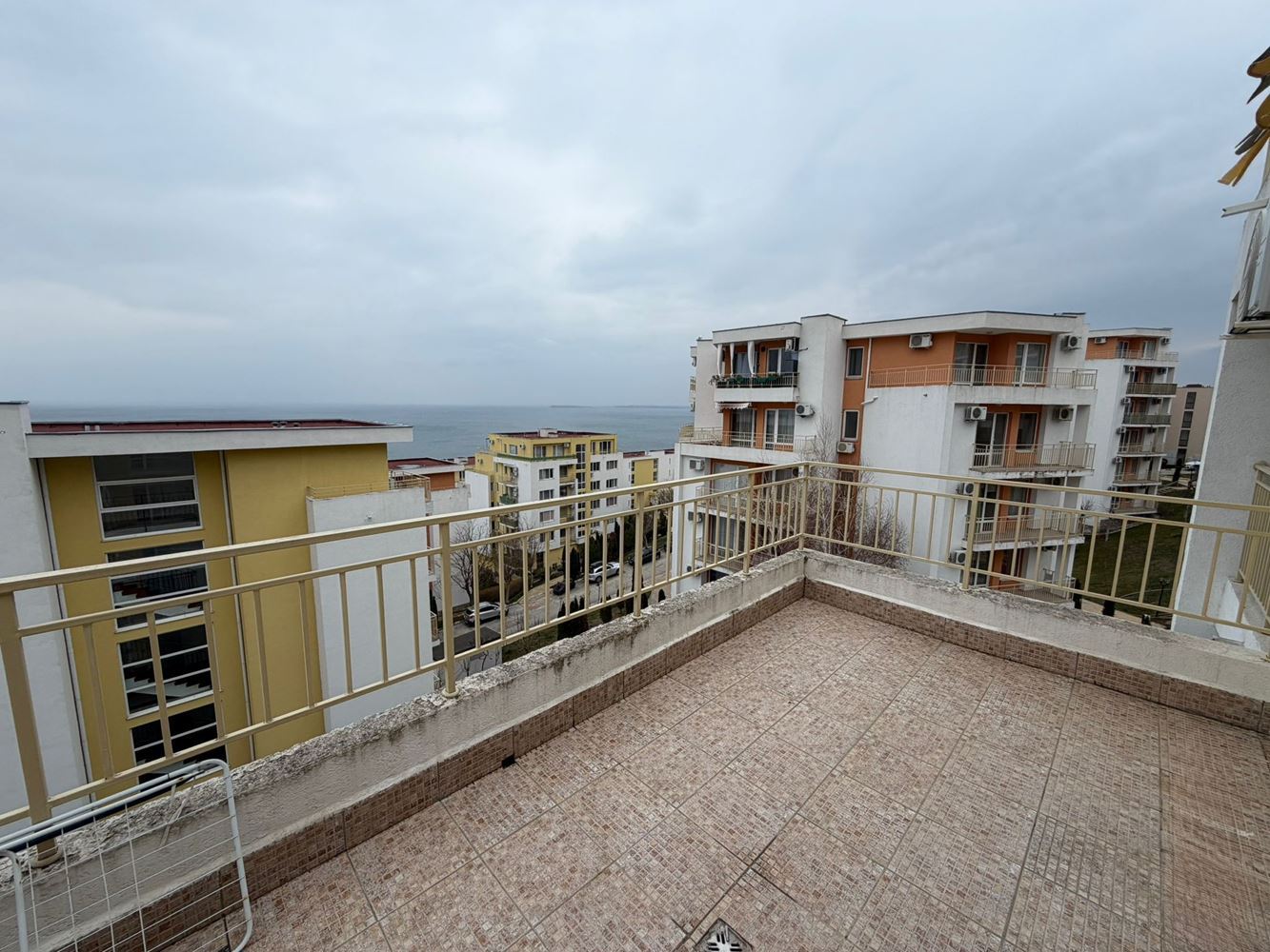 Panoramatické studio s výhledem na moře ve Sveti Vlas – působivá lokalita, rozsáhlý komplex a investice vysoké třídy