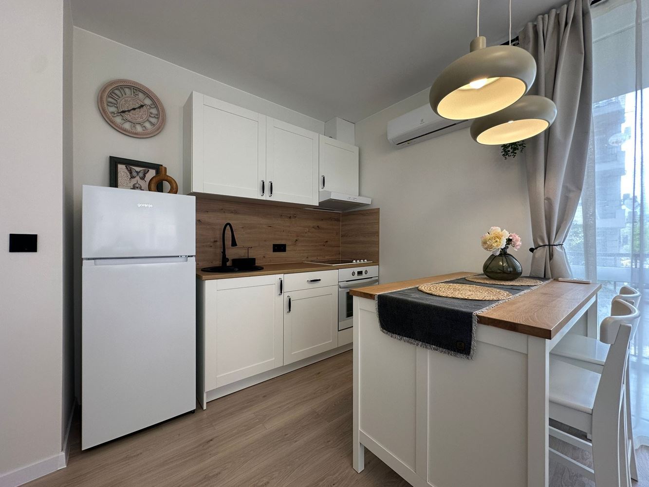 Luxusně zařízený apartmán s jednou ložnicí bez poplatku za údržbu na Slunečném pobřeží
