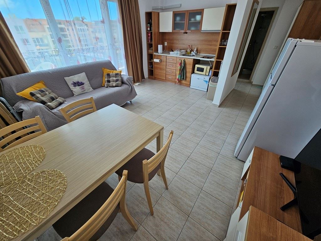 Exkluzivní 2pokojový apartmán s panoramatickým výhledem na bazén ve Slunečném pobřeží