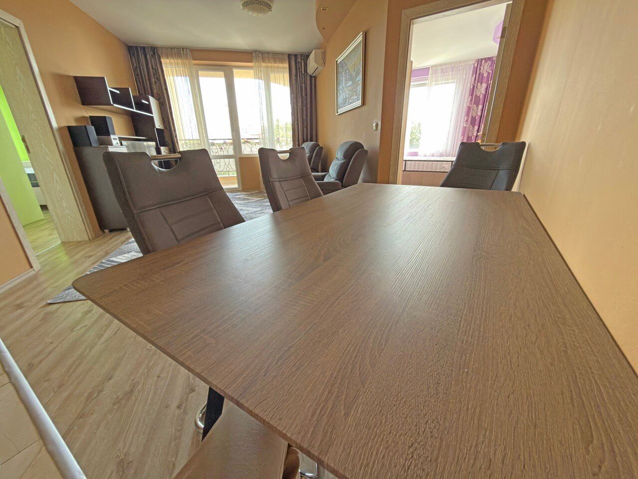 Apartmán se dvěma ložnicemi a výhledem na moře, 200 metrů od pláže v Pomorie