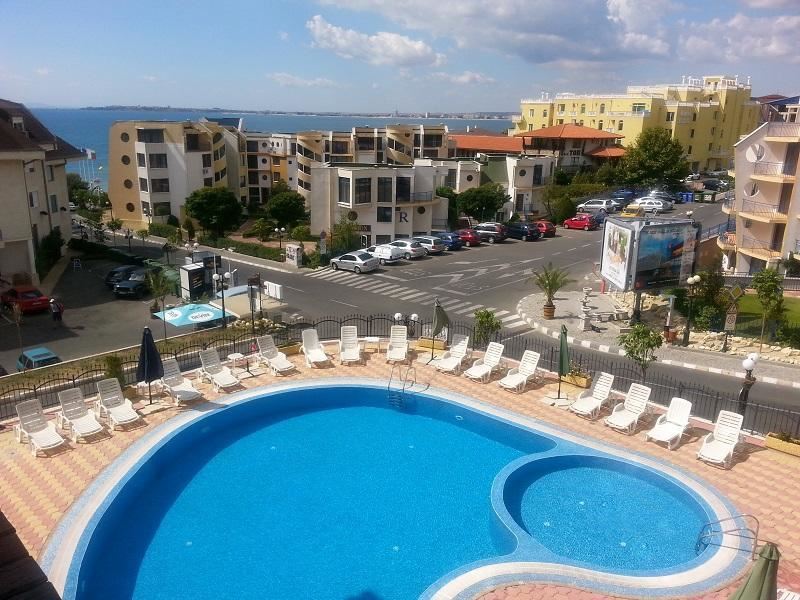 Prostorný apartmán s jednou ložnicí a výhledem na moře jen jednu minutu od pláže ve Sveti Vlas
