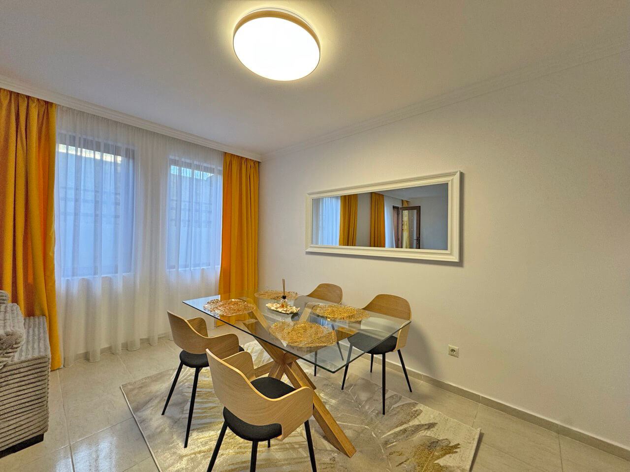 Prostorný dvoupokojový apartmán v prestižním komplexu v Sveti Vlas – 200 metrů od moře