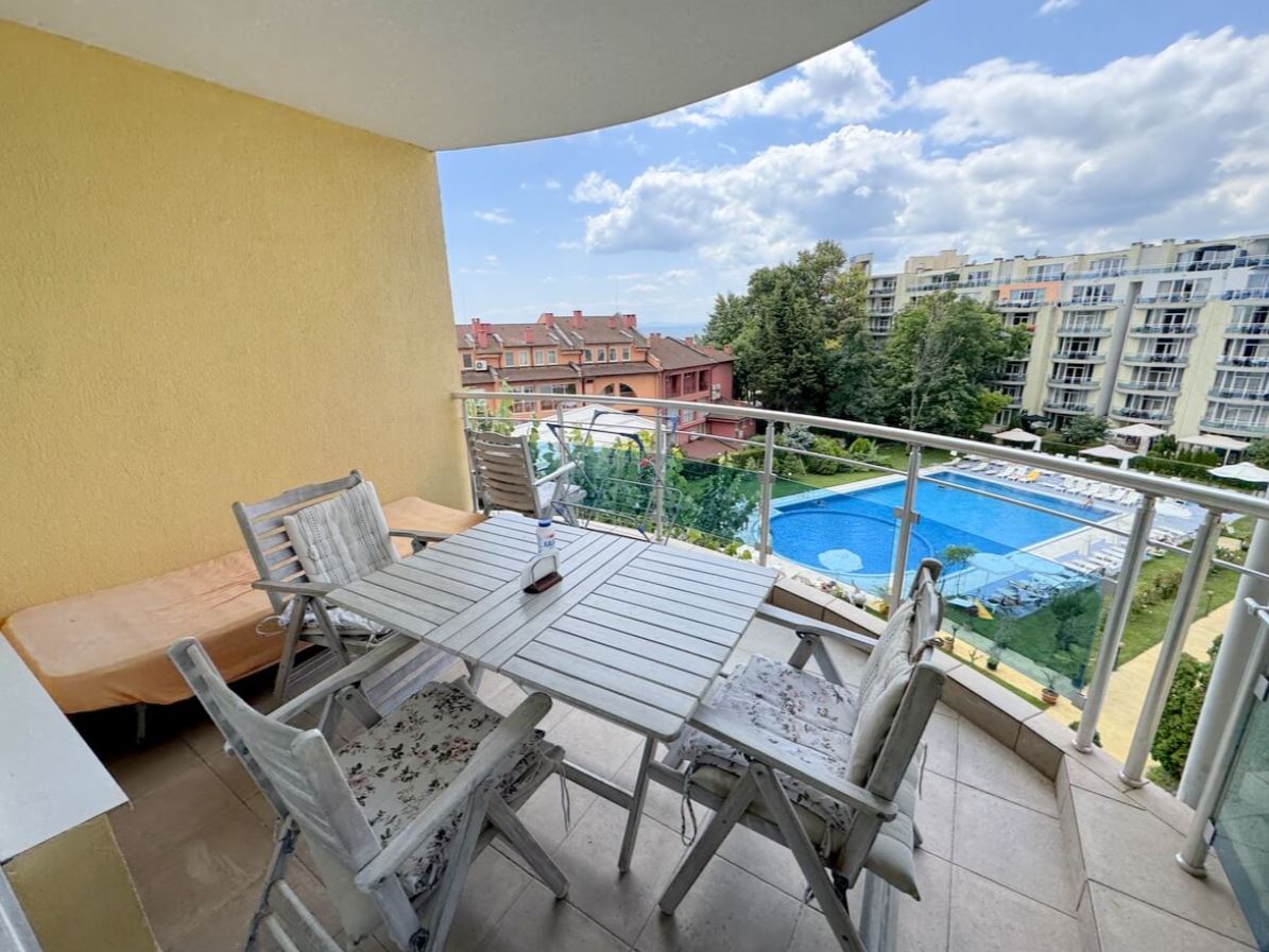 Apartmán se dvěma ložnicemi v první linii u moře v Ravdě – panoramatický výhled na moře a prestižní poloha