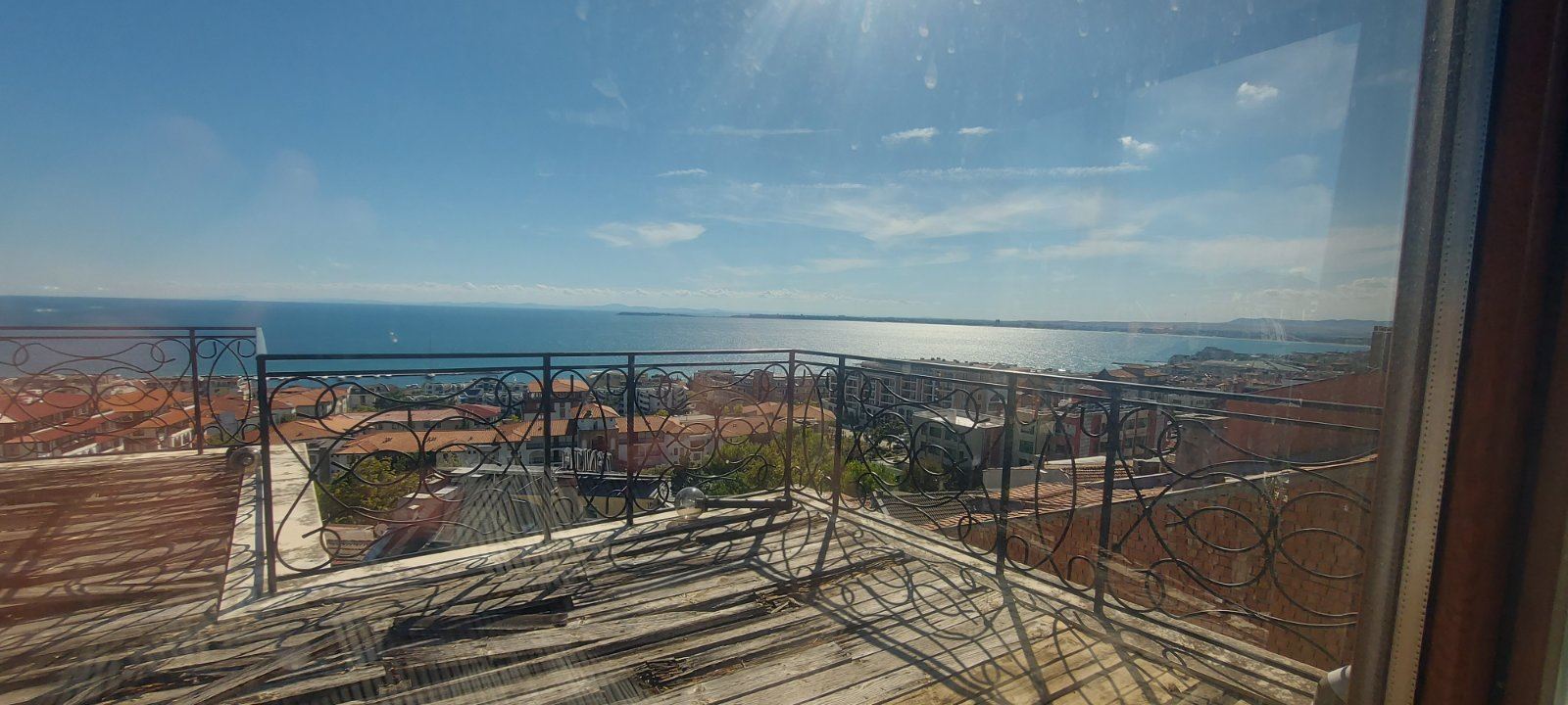 Mezonet s jedinečným panoramatickým výhledem na moře ve Sveti Vlas – bez poplatku za údržbu