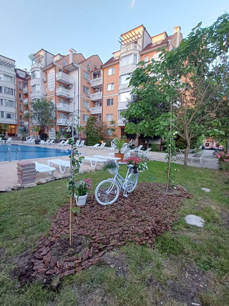 Dvoupokojový apartmán 500 metrů od pláže v Slunečním pobřeží – připraven k nastěhování