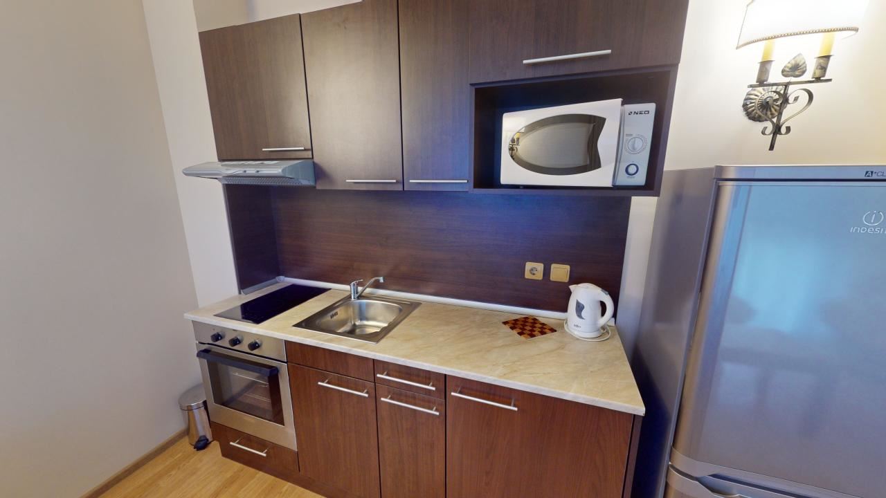 Panoramatický prostorný byt s jednou ložnicí na první linii moře v Elenite