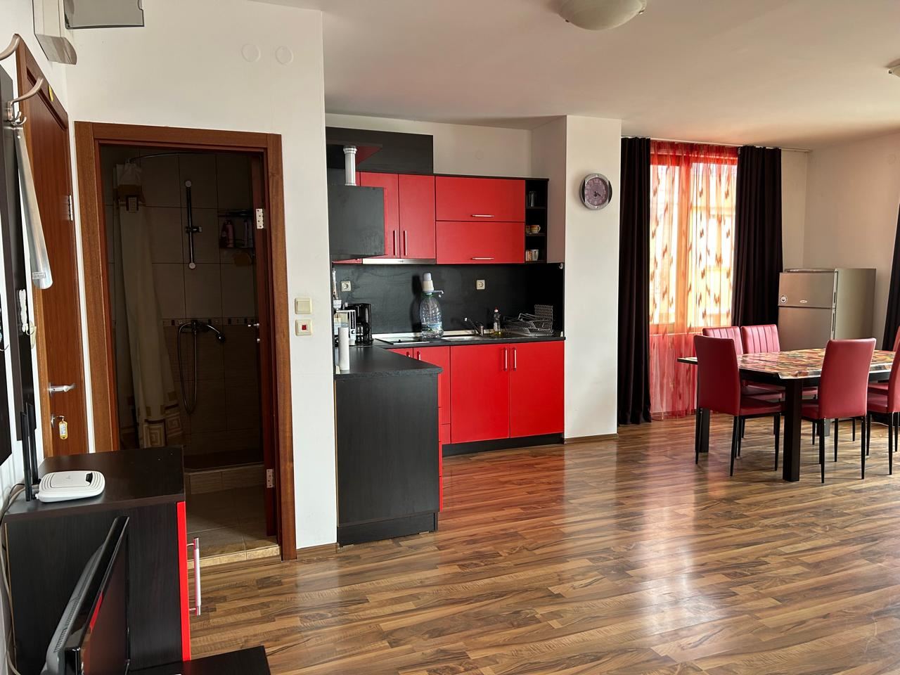 Prostorný apartmán se dvěma ložnicemi a panoramatickým výhledem na moře v Sveti Vlas