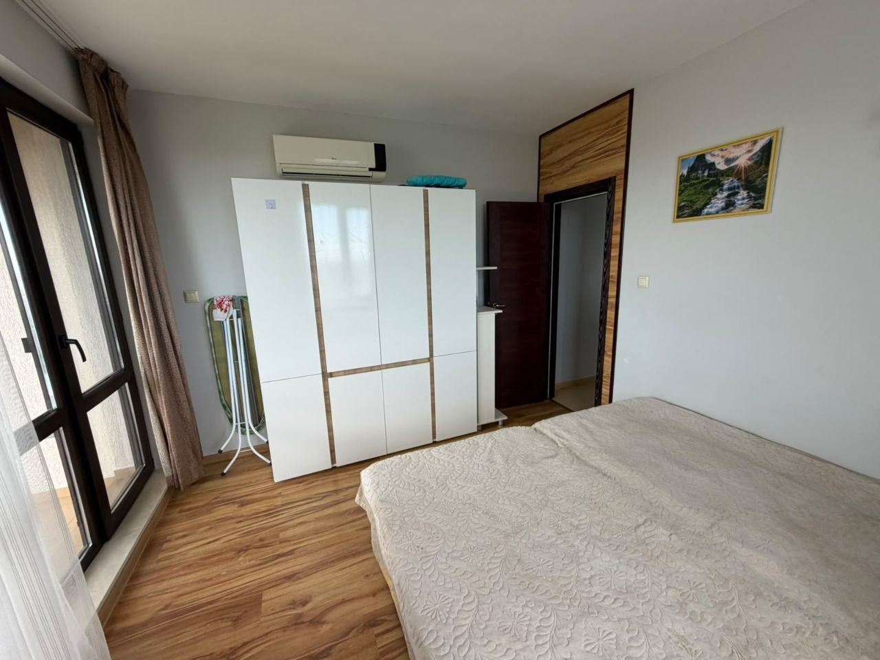 Stylový apartmán s jednou ložnicí a výhledem na moře v prestižním komplexu ve Sveti Vlas – ideální pro odpočinek a investici
