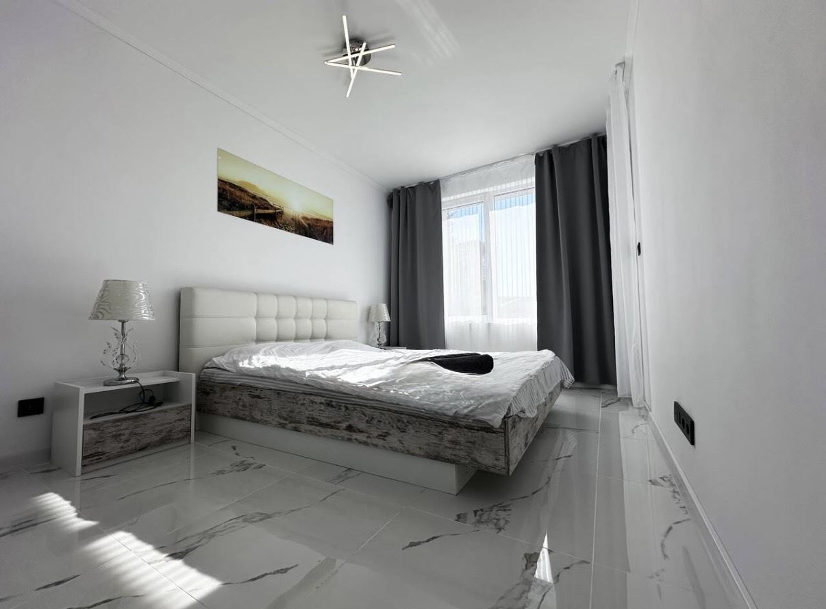Stylový dvoupokojový apartmán jen pár metrů od pláže v letovisku Slunečné pobřeží