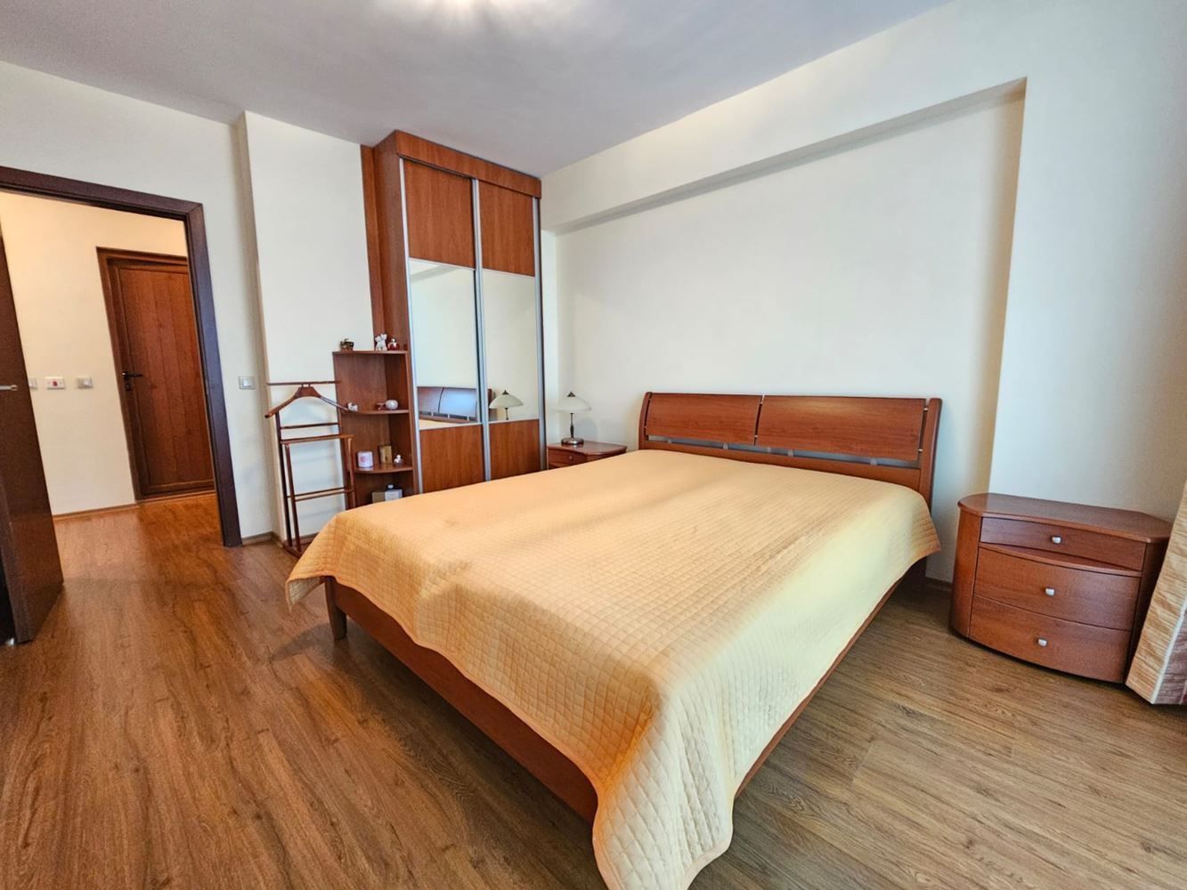Prostorný apartmán se třemi ložnicemi na první linii moře v Sozopolu s unikátní panoramatickou terasou